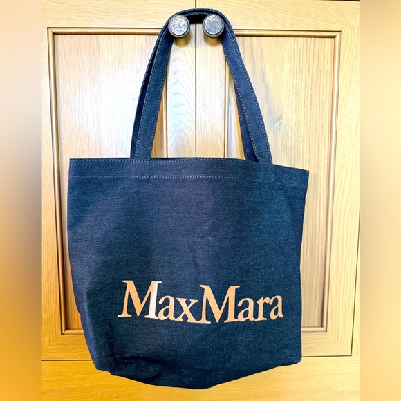 NWOT MaxMara  Denim Tote Interior Connected Zipper Sleeve - Picture 1 of 16